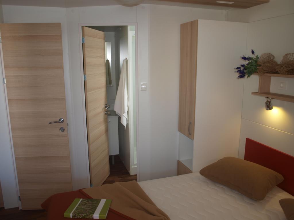 Camping Adria Mobile Home Park Umag Phòng bức ảnh