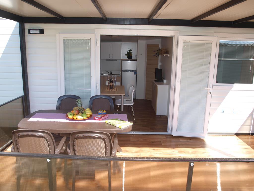 Camping Adria Mobile Home Park Umag Phòng bức ảnh