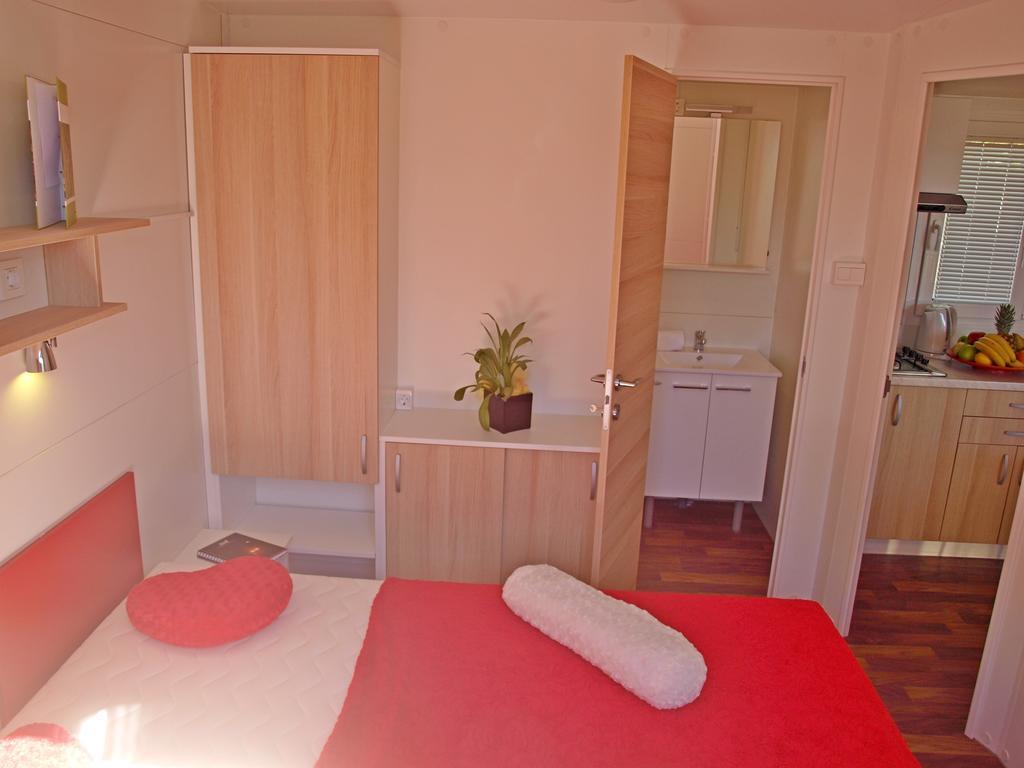 Camping Adria Mobile Home Park Umag Phòng bức ảnh
