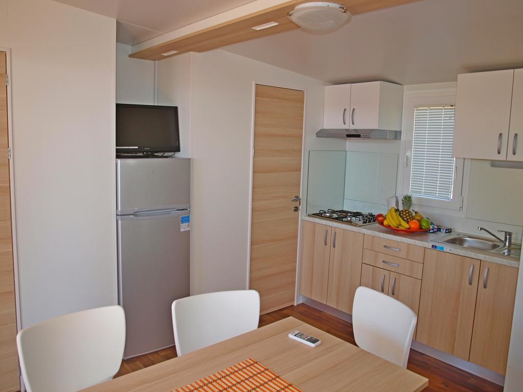 Camping Adria Mobile Home Park Umag Phòng bức ảnh