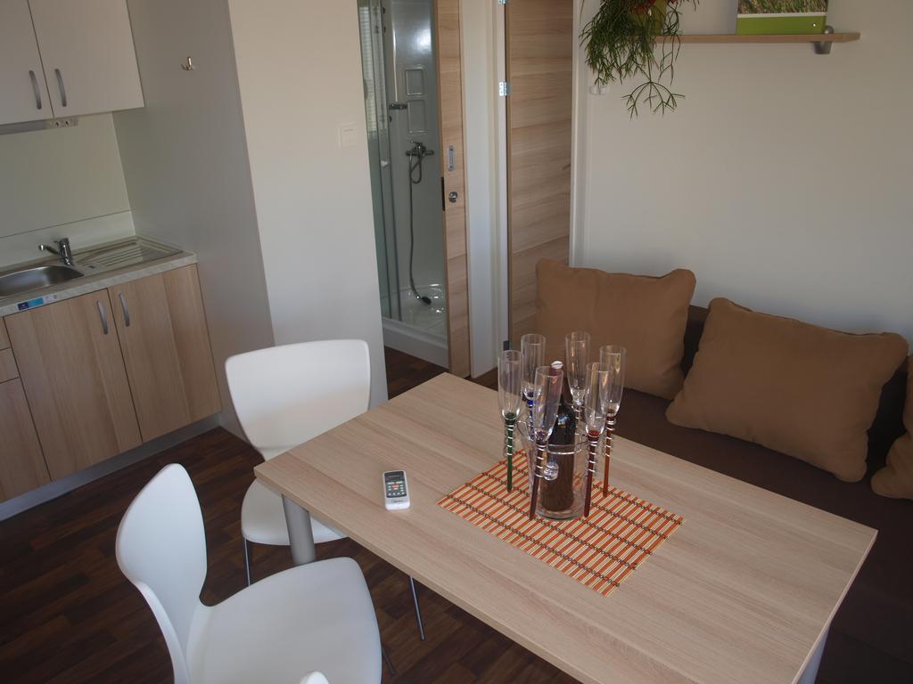 Camping Adria Mobile Home Park Umag Phòng bức ảnh