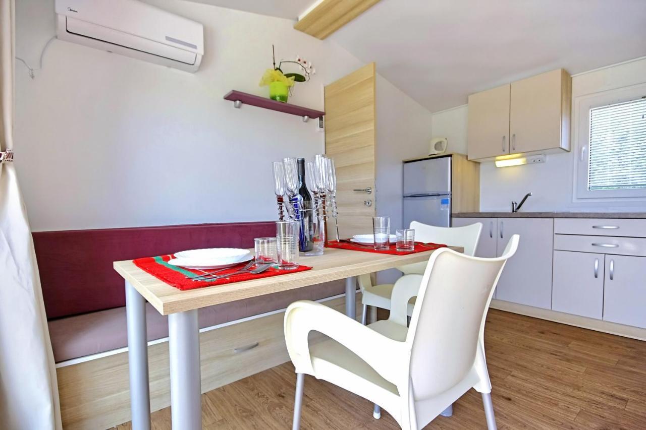 Camping Adria Mobile Home Park Umag Ngoại thất bức ảnh