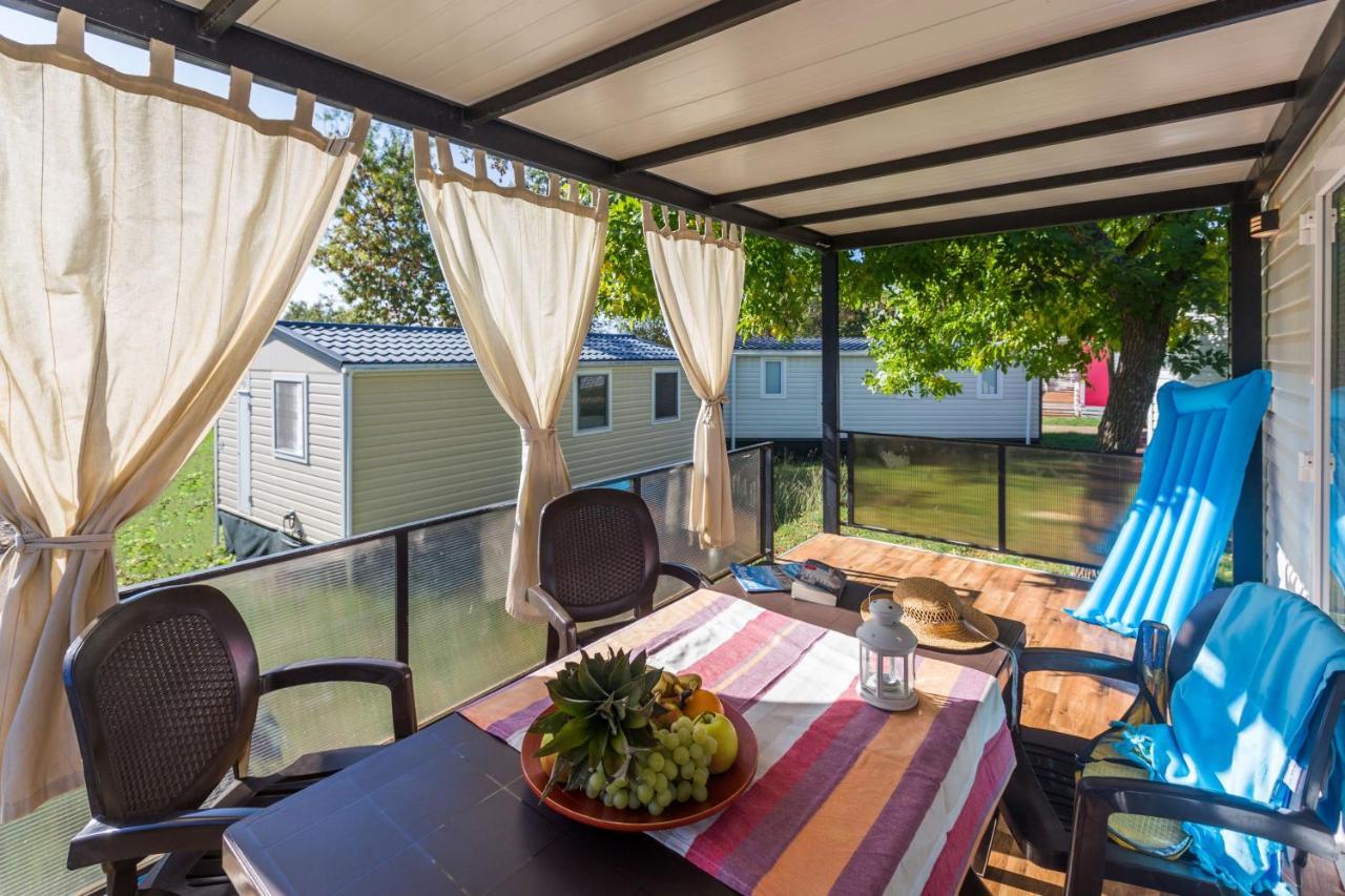 Camping Adria Mobile Home Park Umag Ngoại thất bức ảnh